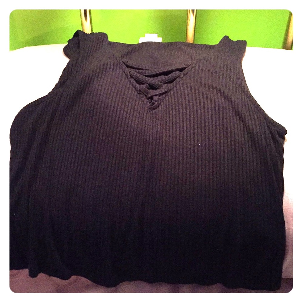 Black crop top